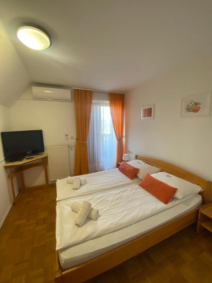 Guesthouse Pri Cebelici Lukovica pri Domzalah Ngoại thất bức ảnh