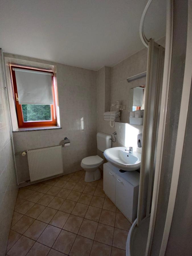 Guesthouse Pri Cebelici Lukovica pri Domzalah Ngoại thất bức ảnh
