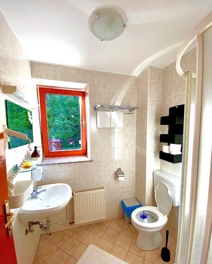 Guesthouse Pri Cebelici Lukovica pri Domzalah Ngoại thất bức ảnh