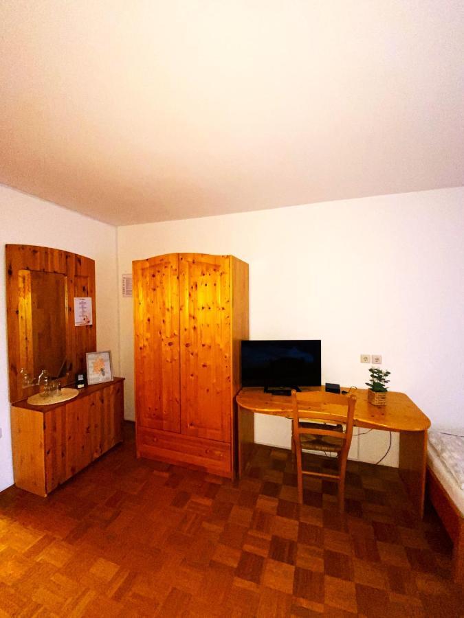 Guesthouse Pri Cebelici Lukovica pri Domzalah Ngoại thất bức ảnh