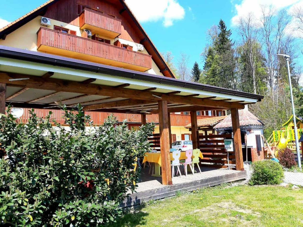 Guesthouse Pri Cebelici Lukovica pri Domzalah Ngoại thất bức ảnh