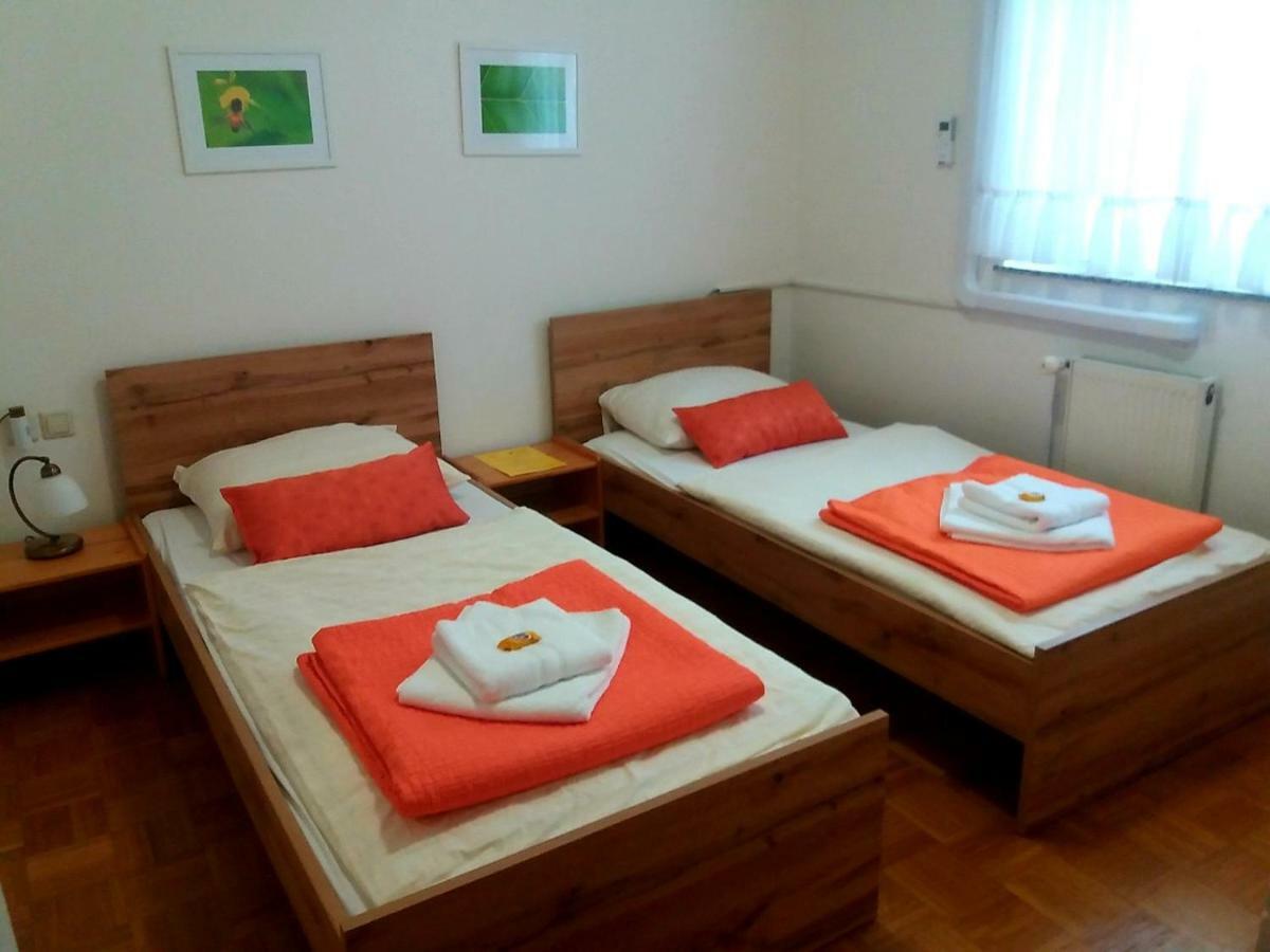Guesthouse Pri Cebelici Lukovica pri Domzalah Ngoại thất bức ảnh