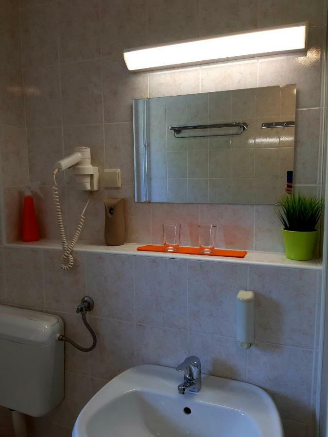 Guesthouse Pri Cebelici Lukovica pri Domzalah Ngoại thất bức ảnh
