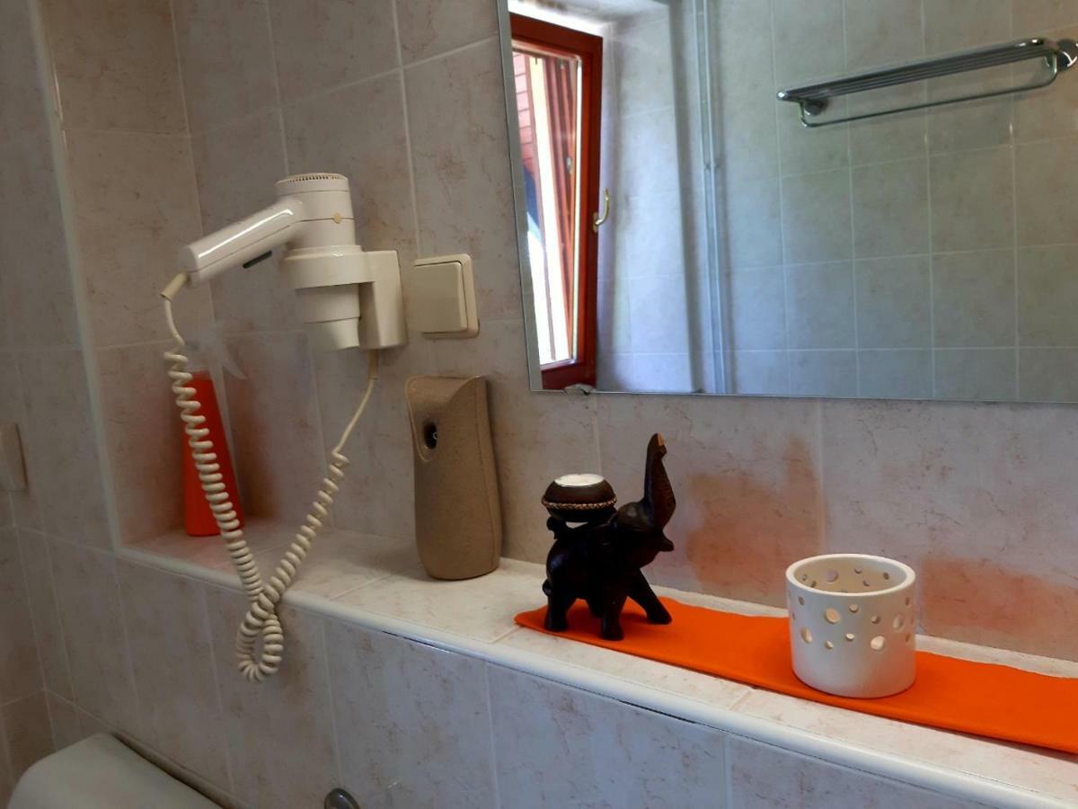 Guesthouse Pri Cebelici Lukovica pri Domzalah Ngoại thất bức ảnh